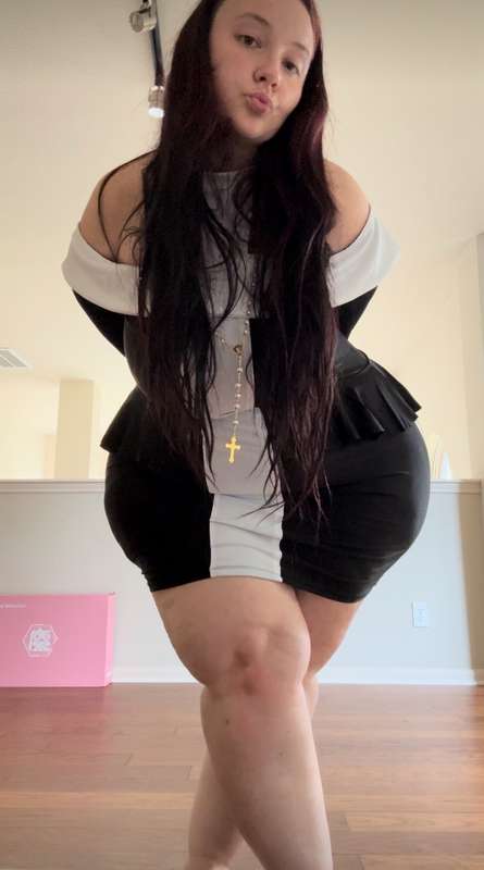 Nothing's more powerful than a thicc bitch😏