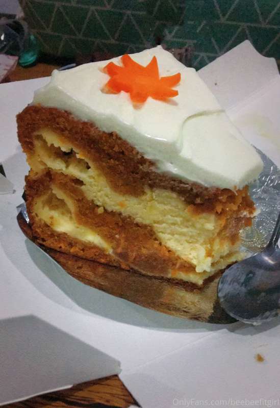 Which cake do you prefer? 🍰 😋 swipe right >>
