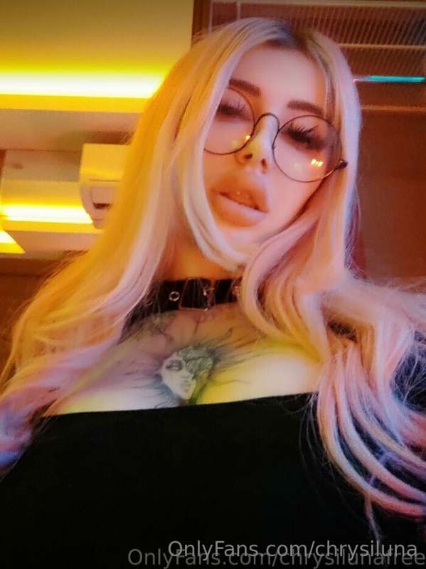 Glasses are a real accessory that I love to wear!🤩👓 They say..
