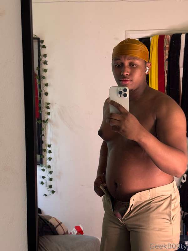 guys ive been getting so big 😅 all this food starting to cat..