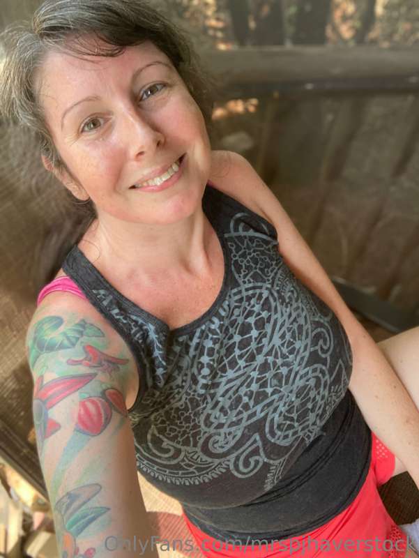 Extra sweaty boobies after today’s workout!  🥵