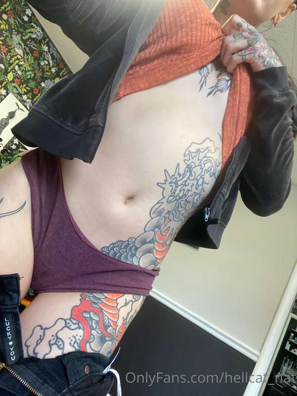 Happy Tiddy Tuesday!! I’m just chillin at work in between cl.. 5