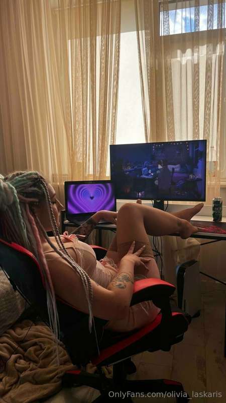Always been curious, what if id become a main hero of a vide..