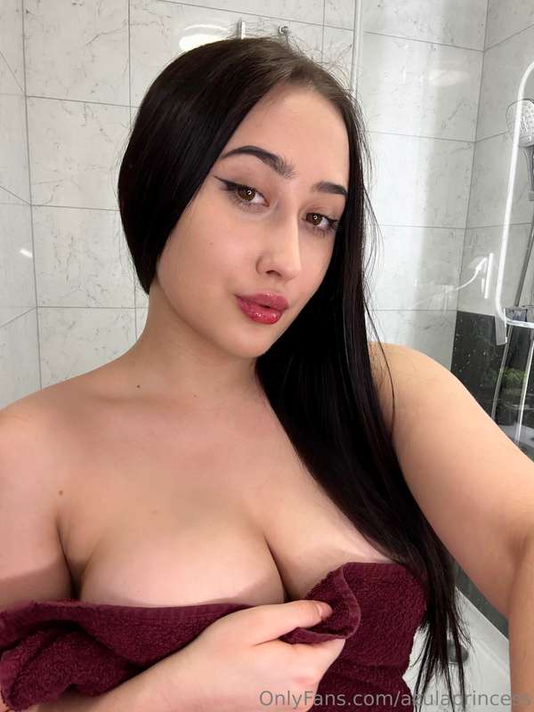 I'm sure my sexy look is very much on your mind 🥰