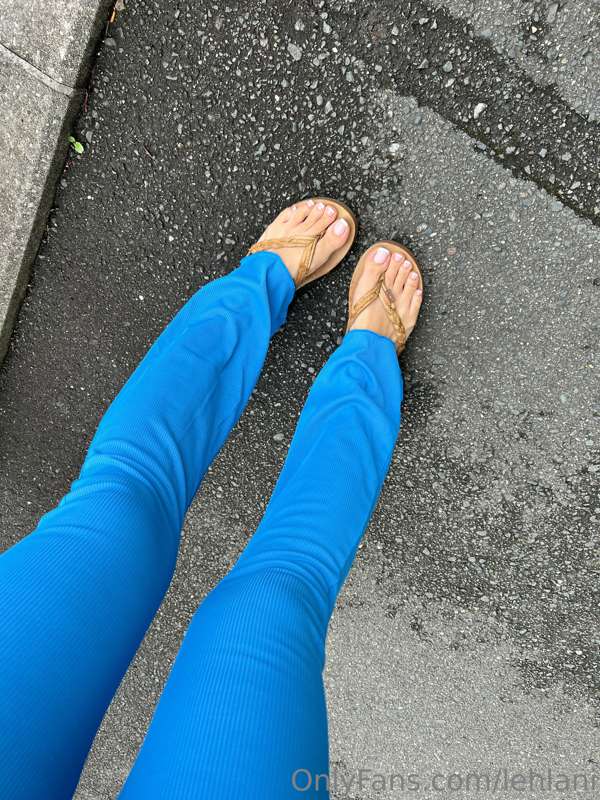 New pants 😍 gift from my gmas friend. I love them 😋 2