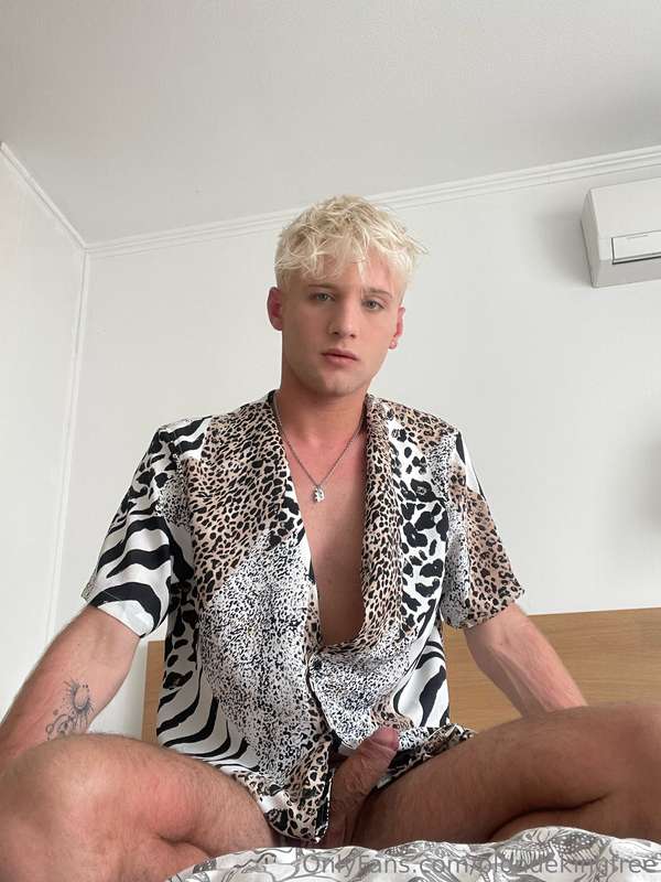 Catch a glimpse of this y0ung, blonde heartthrob with a char..
