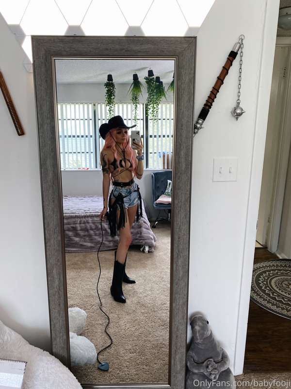 Cowgirl pt. 3 plus some extras 🖤 12