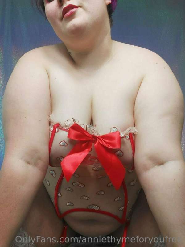 Like a gift to be unwrapped 🎁 My VIP is 50% for new subs 💝