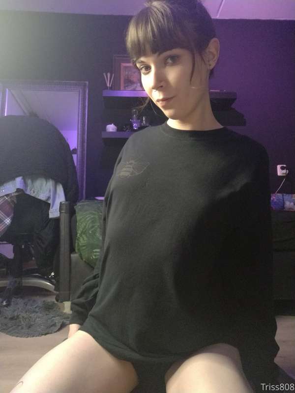 Hii qt's ❤️

Did a little picture set for you all that gives.. 23