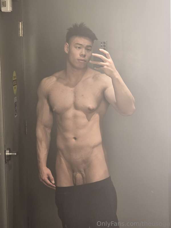 Need a bottom rn🤤