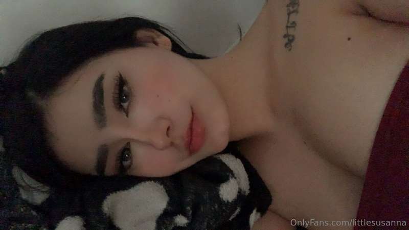 Getting ready for bed 😴 who wants to come a join me? 🥹