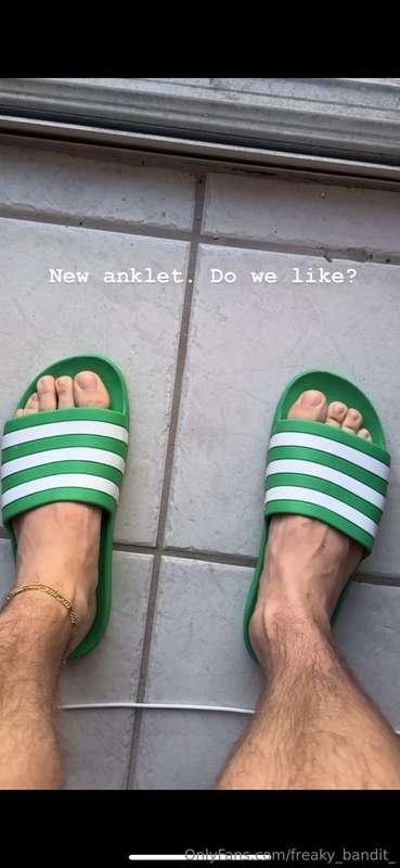 Were you starin at my feet bro? 😏🦶🏼 3