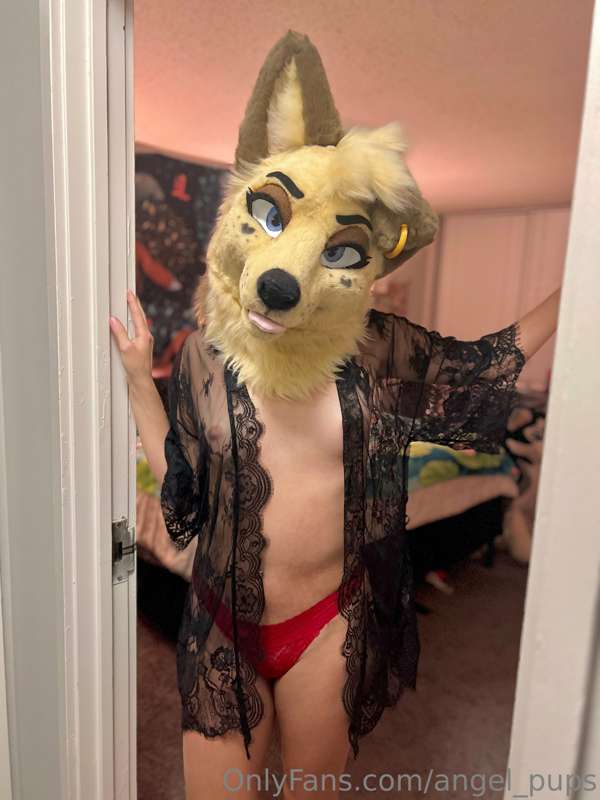 Well don’t just stand there! Get in here and join me 😘 6