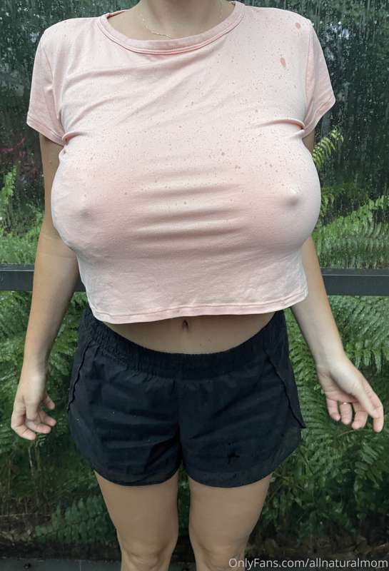 Got caught in the 🌧 😛
(private backyard)