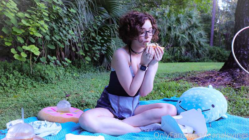 We’re in a picnic together. How many funny faces will you co.. 8