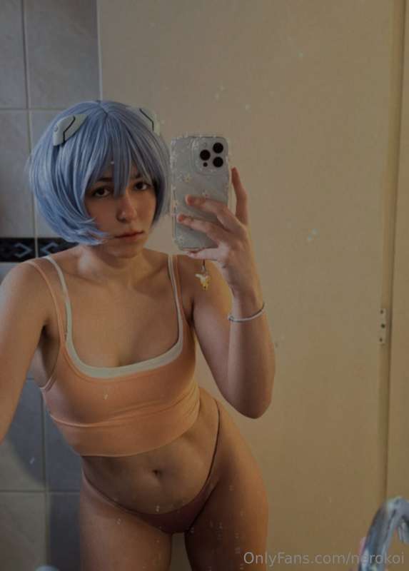 Lazy Rei, but still ready to play 😏 Just lounging around, co..