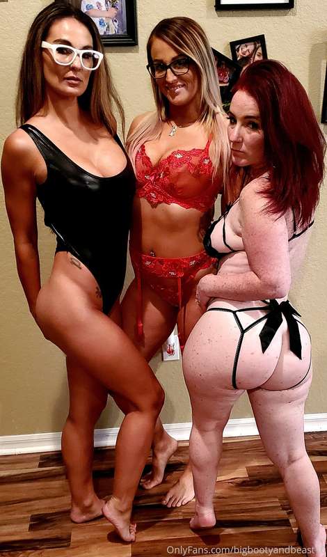 Good Morning Babes from me @hotmommandy and @paris4aknight