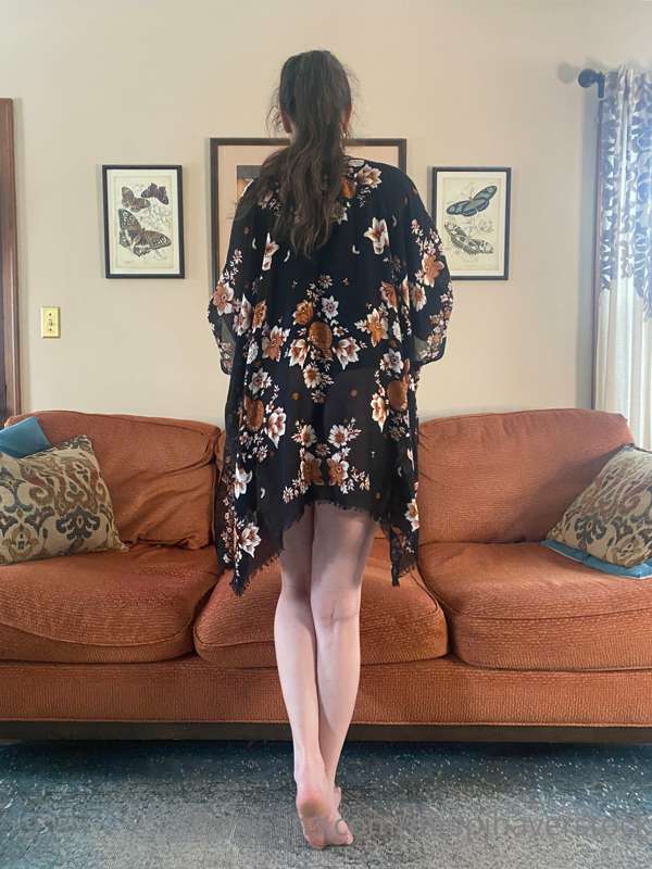 Just showing off my favorite robe… 🥰