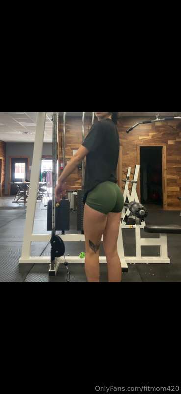 glute day at the gym 🍑 now I need a massage 😇😇