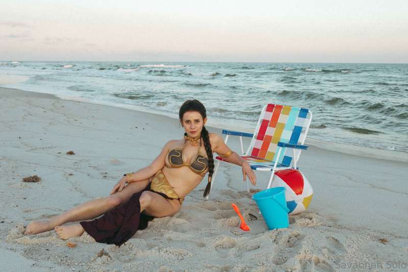 HAPPY MAY THE 4TH EVERYBODYYYYY! Please enjoy the Beach Biki.. 8