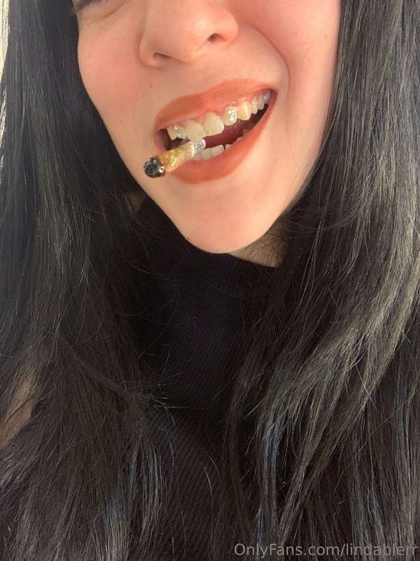 Or brunette? 🥰🥰🫠🫠🫠 1