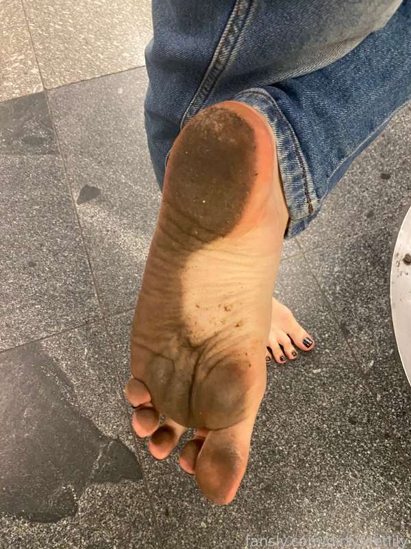 Dirtyfeetlily - Fansly - 22 Feb, 2025 2