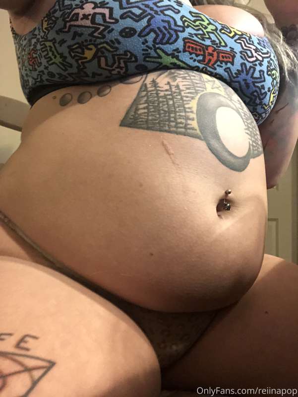 Maybe my biggest belly ever!! chugged white claws, had 2 don.. 14