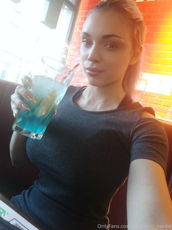I celebrate my birthday - you can  help me to order a cockta..