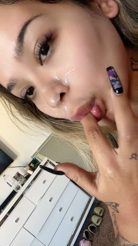 Nut on my face 💦 1