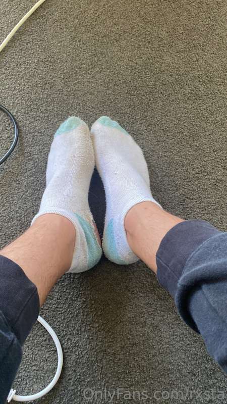 Who likes feet 🤪 1