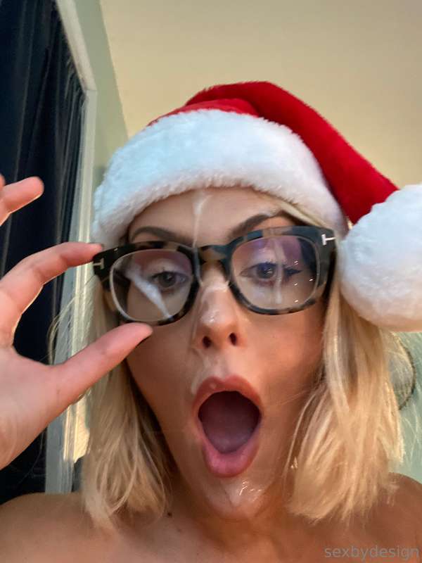 *december 21, 2020*  that time Santa’s horniest lil elf let .. 7