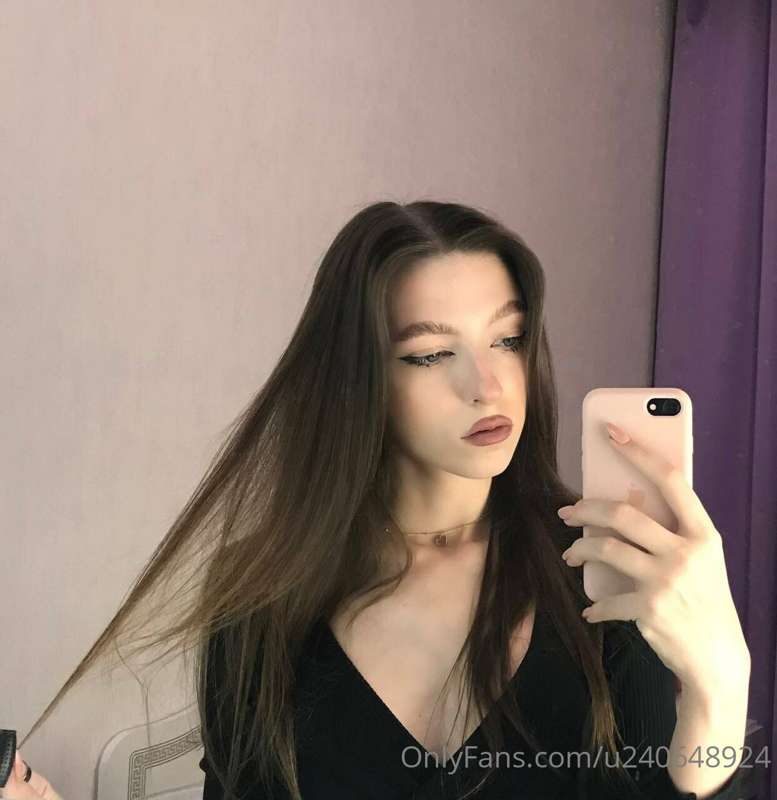 I'm in love with my long hair💖
You like the modern trends wi..
