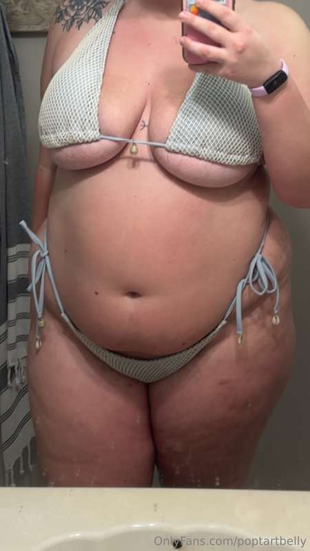 Mega photo dump cuz I was feeling my fat ass today in my bik.. 17