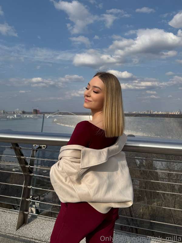 Walking in the fresh air🥰because spring is full of energy an..