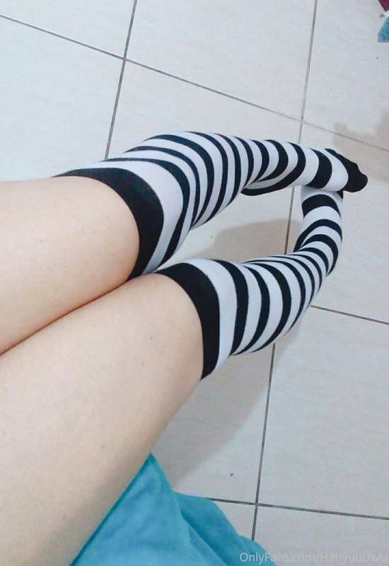 enjoy my thighs 6