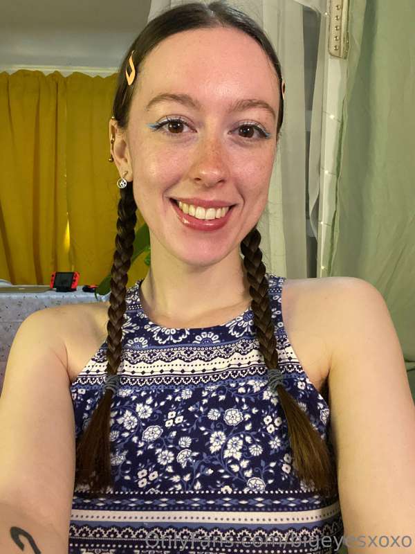 chillin on cb for a bit 🥰