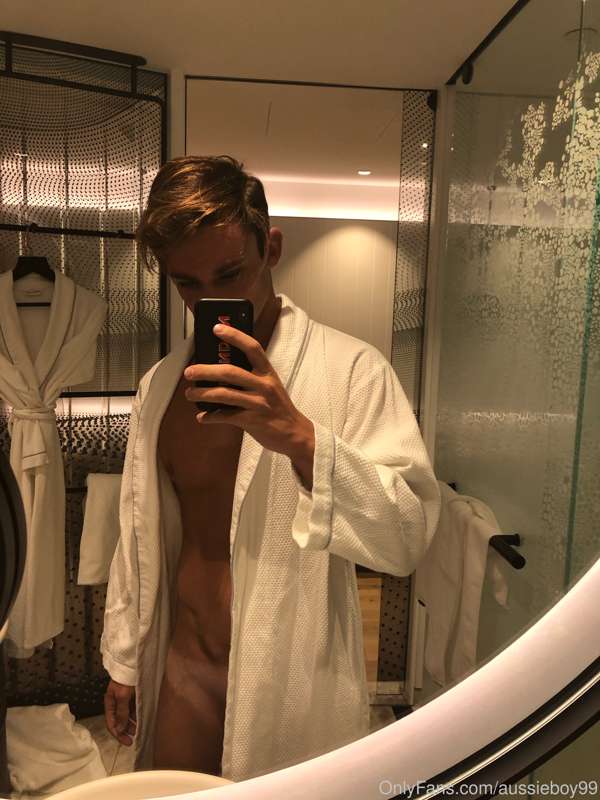 meet me in the hotel room