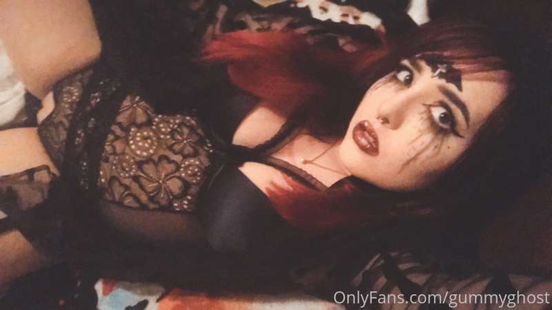 Goth gf 💀 17