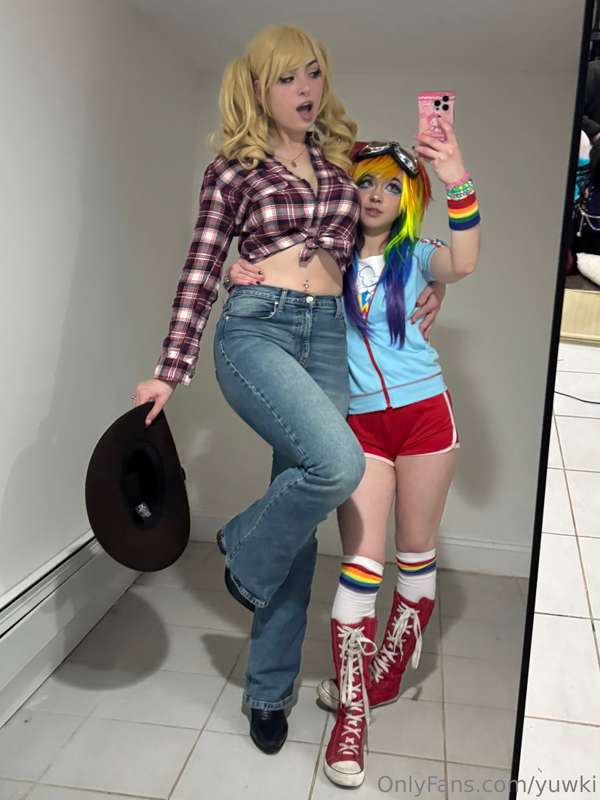applejack and rainbow dash :D sorry for my absence i havent .. 2
