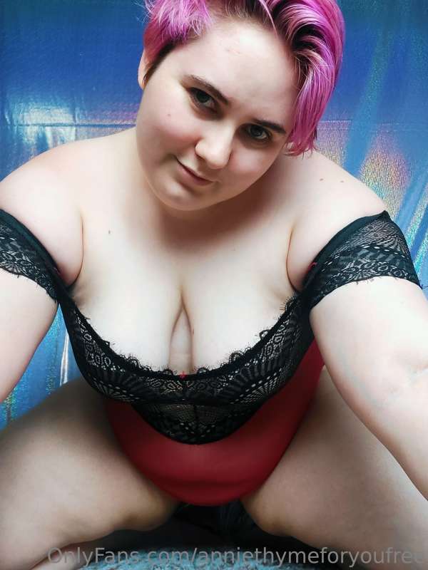 Nudes on Wall! @anniethymeforyou