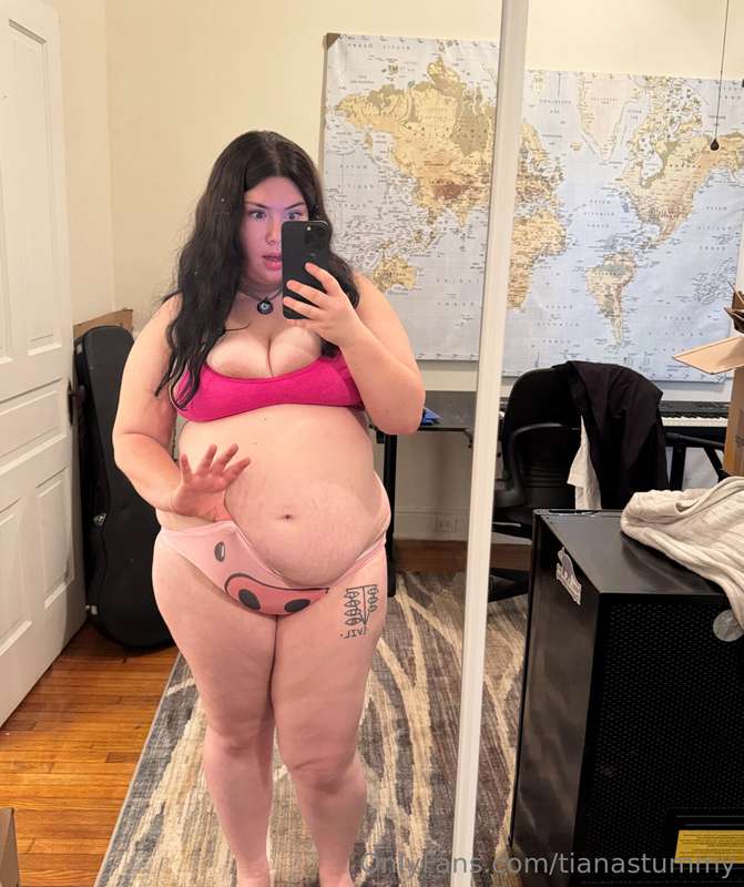 new house goofin in the piggy panties!!also nvr knew the bac.. 11