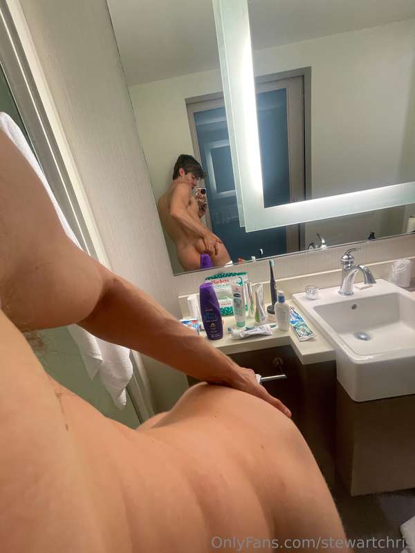 This shampoo hole blocking me 😩 1