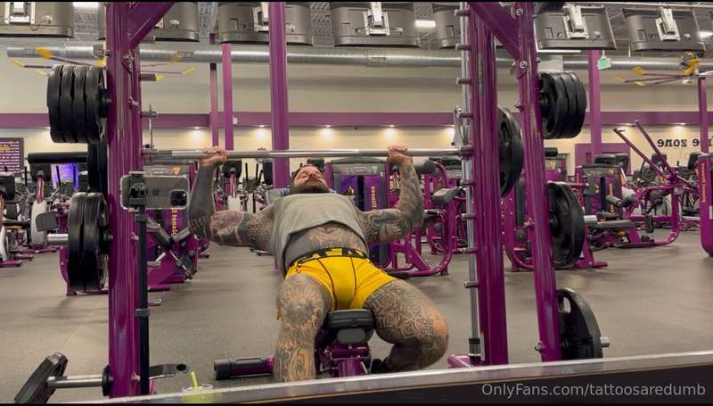 Killed a chest workout today! Full video on my fitness page ..
