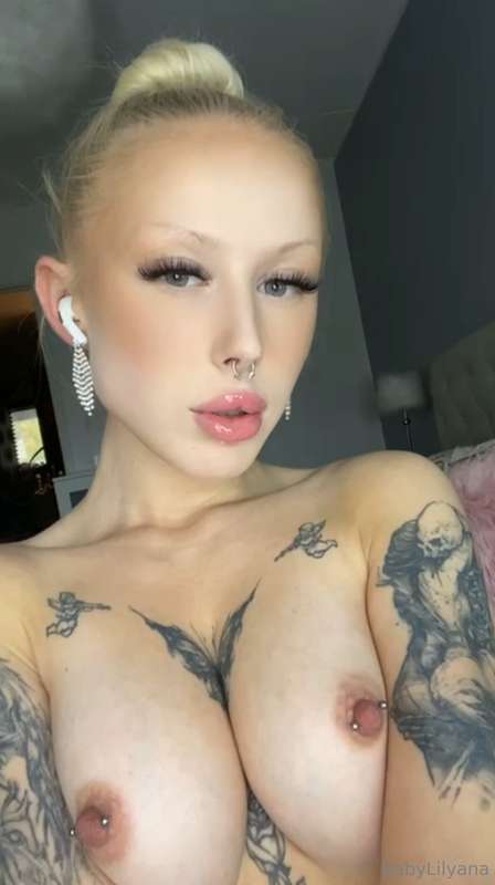 Just making sure i’m looking my best 🥰🤭💋 6
