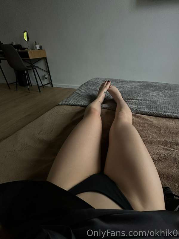 Are you still the only one boringly scrolling through my fee..