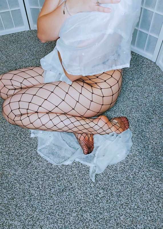 Do they look super yummy in these black fishnets? 

I love t.. 5