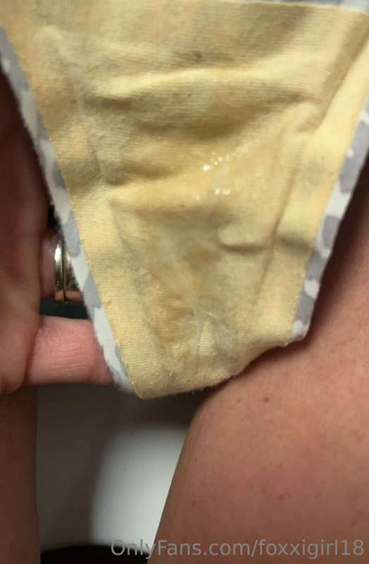 Someone SOAKED my panties today 😮‍💨🤞🏼🤫 TOP IT!!! 1