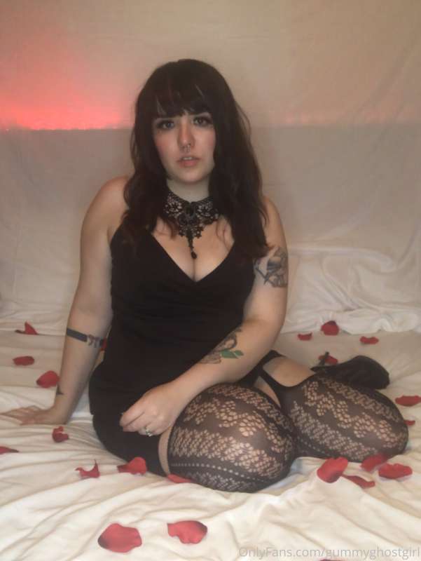 If I wore this on our date, where would we go? 🖤 6
