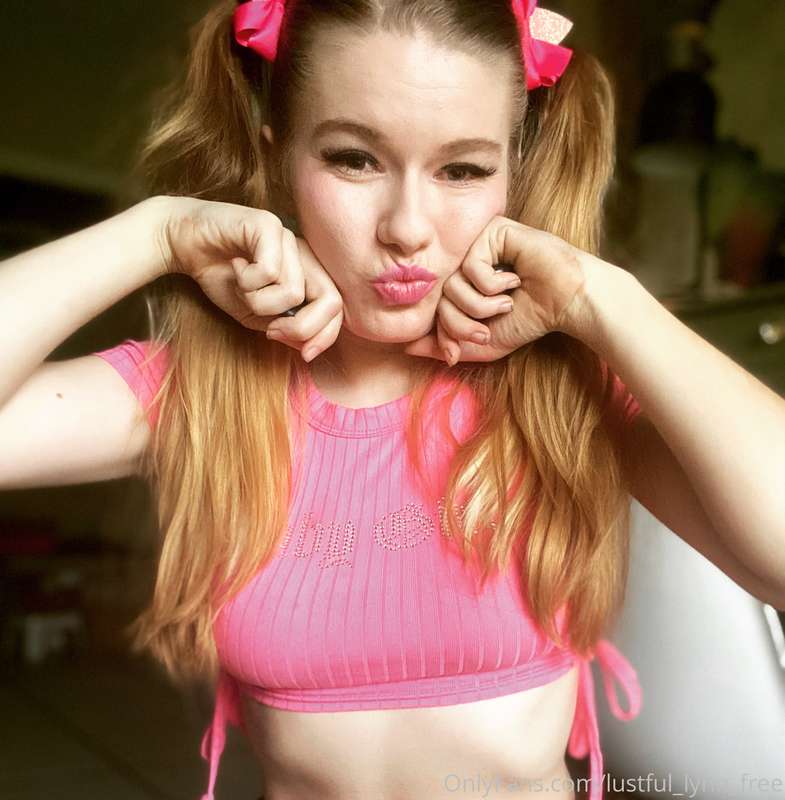 Here’s a little brat energy for you! I hope you have a glamo..