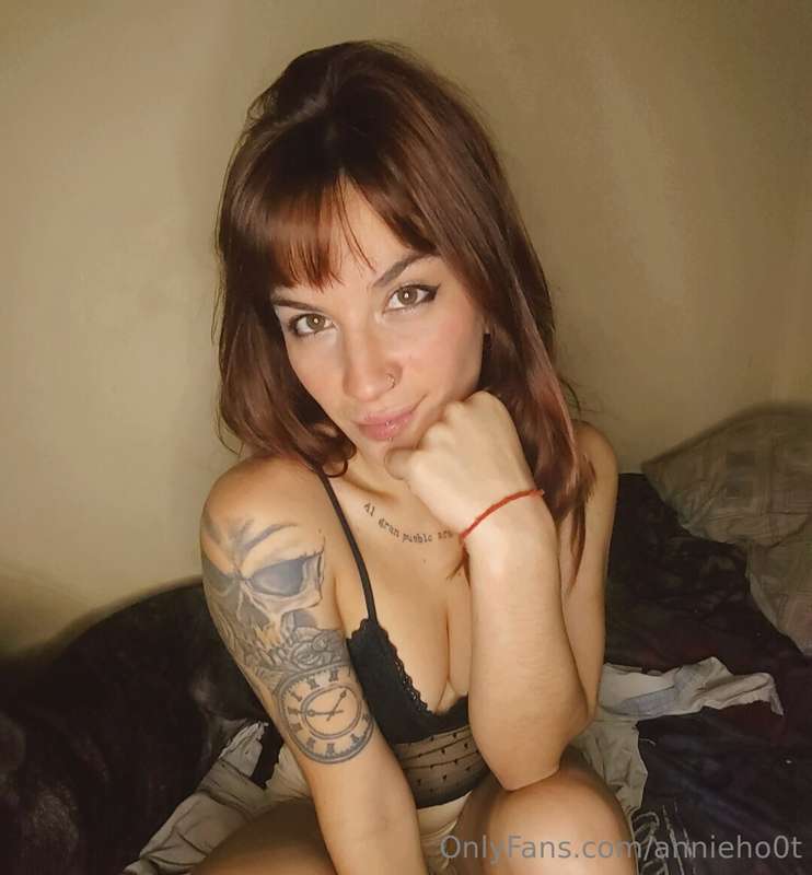 Annieho0T - Onlyfans - 21 Apr, 2025